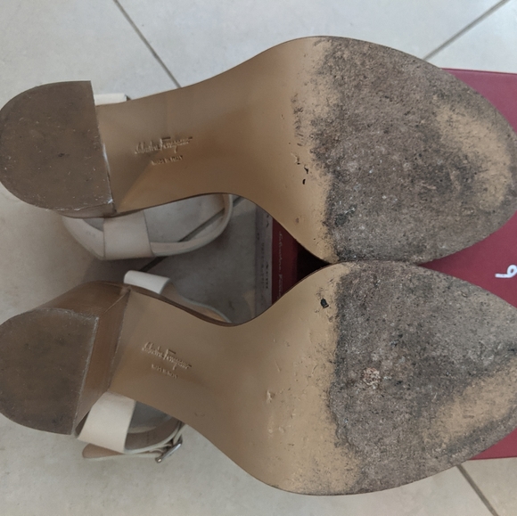 Salvatore Ferragamo open toe heels - Picture 9 of 9